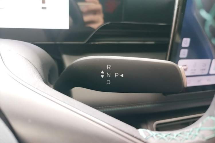 Used BYD Qin L 2025 EV 470KM Leading Edition Gear Lever