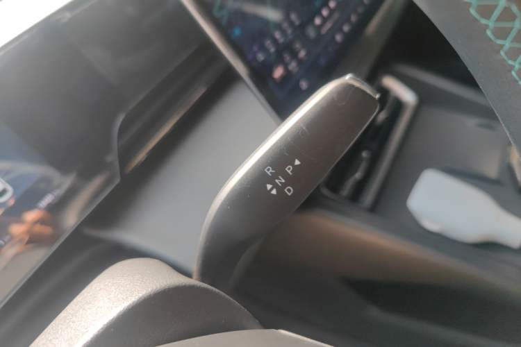 Used BYD Qin L 2025 EV 470KM Leading Edition Gear Lever