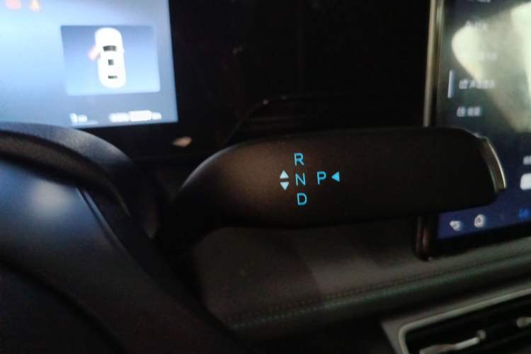 Used BYD Qin L 2025 EV 470KM Leading Edition Gear Lever
