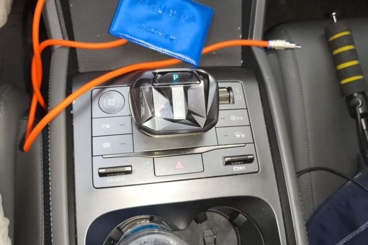 Used BYD Qin L 2025 DM-i Smart Drive 80KM Leading Model Gear Lever