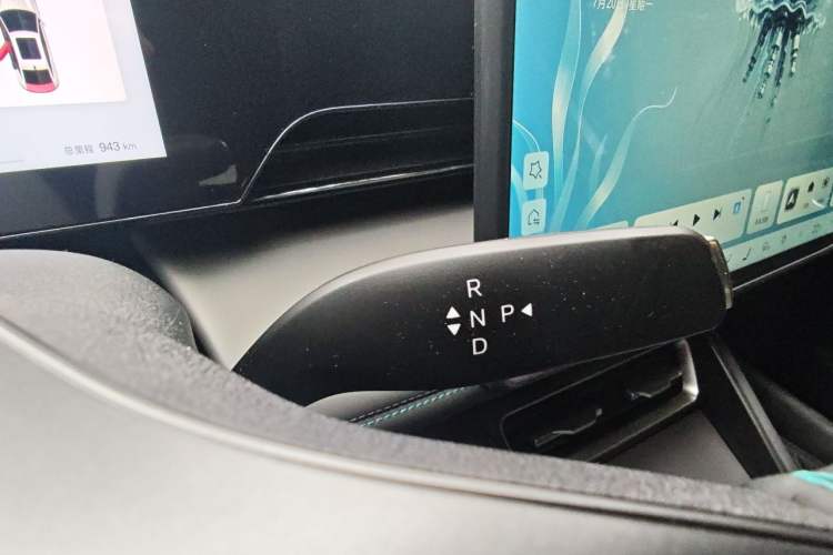 Used BYD Qin L 2025 EV 545KM Cloud Suspension Edition Gear Lever