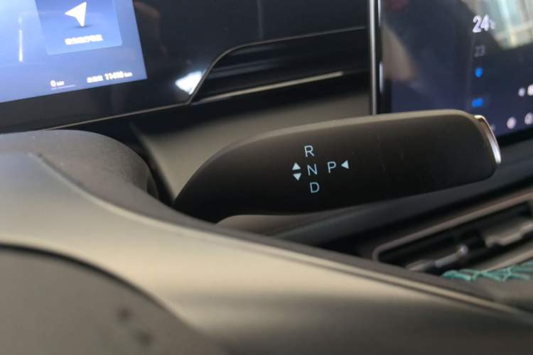 Used BYD Qin L 2025 EV 470KM Leading Edition Gear Lever