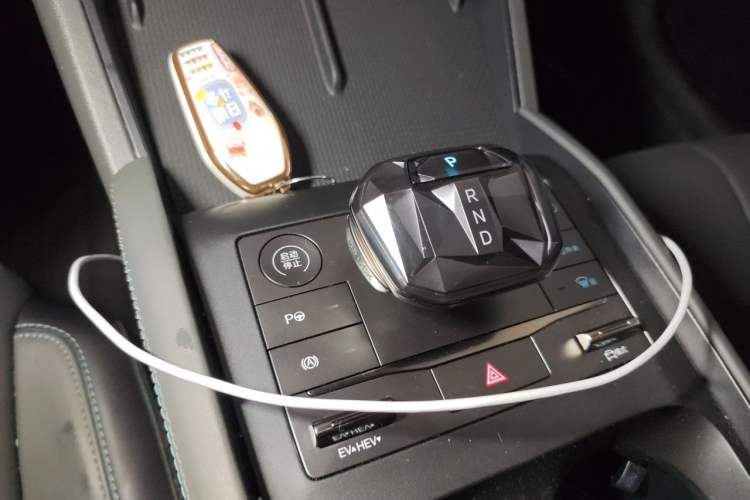 Used BYD Qin L 2025 DM-i Smart Drive 80KM Leading Model Gear Lever
