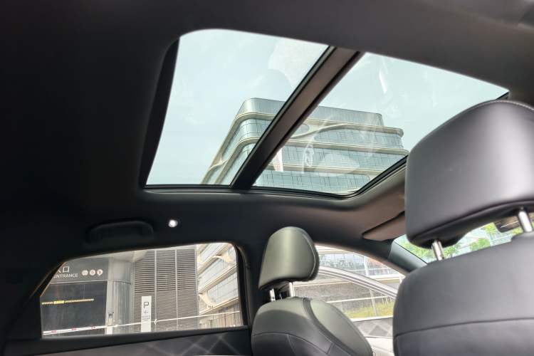 Used BYD Qin L 2025 DM-i Smart Drive 80KM Superior Model Headliner