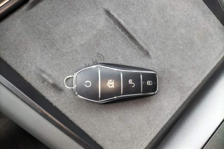 Used BYD Qin L 2025 DM-i Smart Drive 120KM Superior Model Interior 1