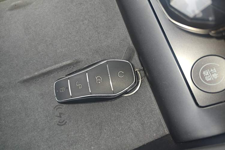 Used BYD Qin L 2025 DM-i Smart Drive 120KM Superior Model Interior 1