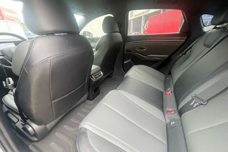 Used BYD Qin L 2025 DM-i Smart Drive 80KM Leading Model Interior 1