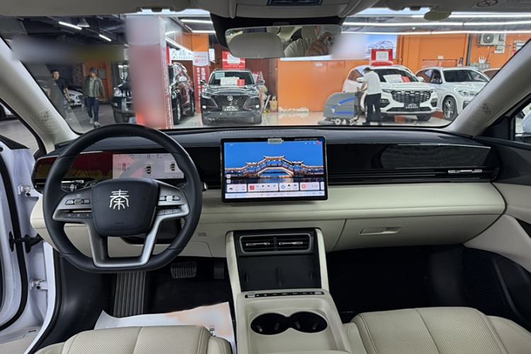 Used BYD Qin L 2025 EV 545KM Beyond Version Interior 1