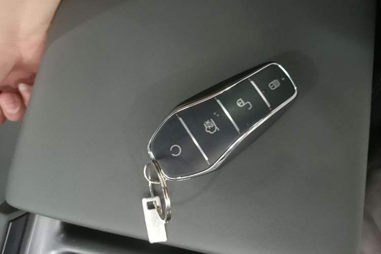 Used BYD Qin L 2025 DM-i Smart Drive 120KM Superior Model Interior 1