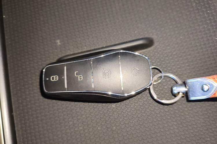 Used BYD Qin L 2025 DM-i Smart Drive 120KM Leading Model Interior 1