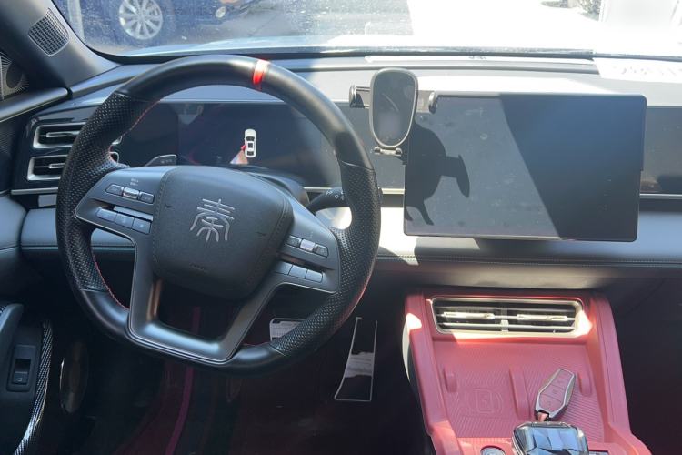 Used BYD Qin L 2025 DM-i Smart Drive 80KM Leading Model Interior 1