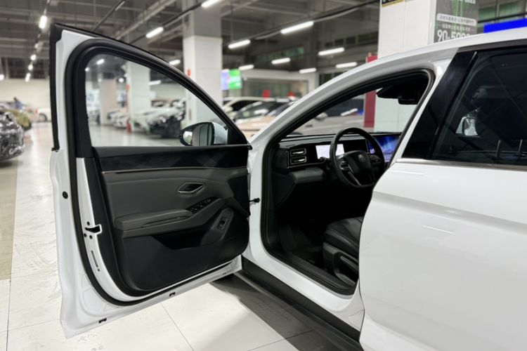 Used BYD Qin L 2025 DM-i Smart Drive 80KM Leading Model Interior 10