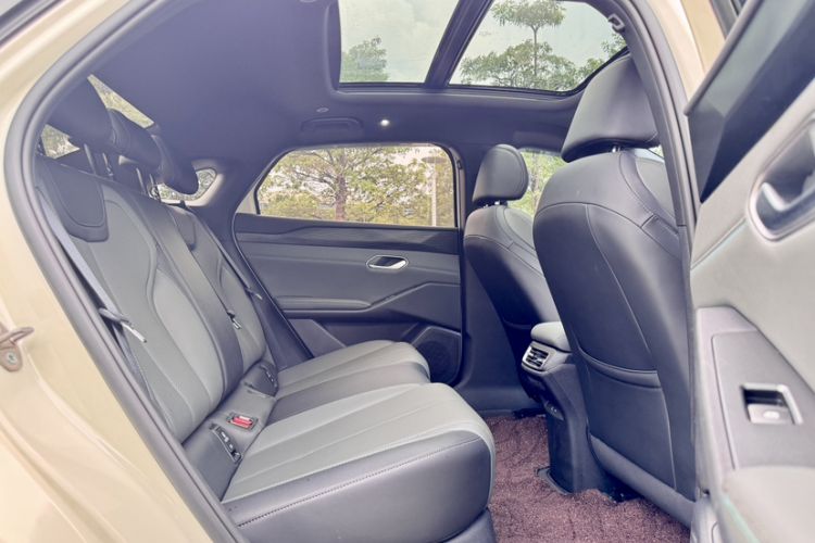 Used BYD Qin L 2025 EV 470KM Leading Edition Interior 12
