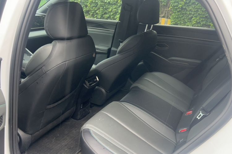 Used BYD Qin L 2025 DM-i Smart Drive 80KM Leading Model Interior 2