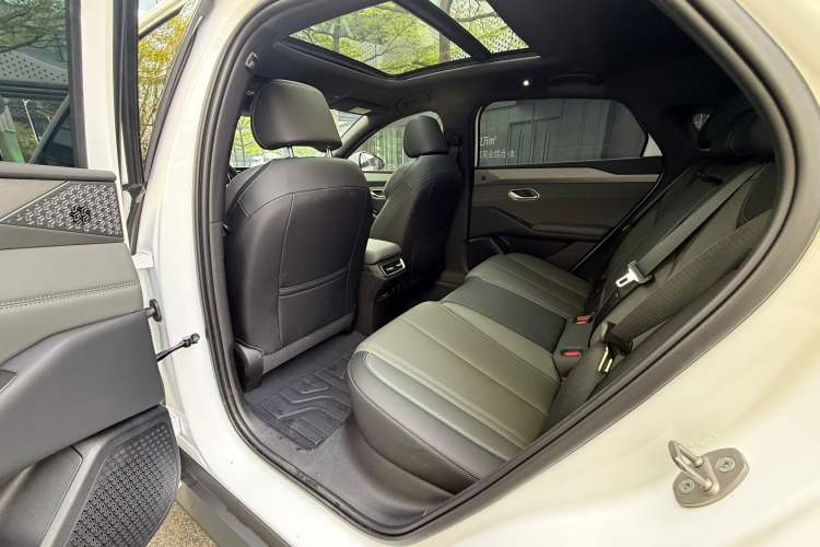 Used BYD Qin L 2025 EV 545KM Beyond Version Interior 3