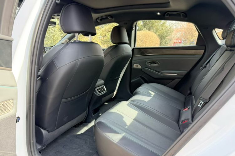 Used BYD Qin L 2025 DM-i Smart Drive 120KM Superior Model Interior 3