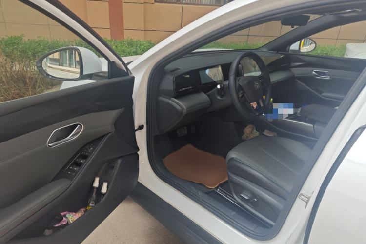 Used BYD Qin L 2025 EV 470KM Leading Edition Interior 3