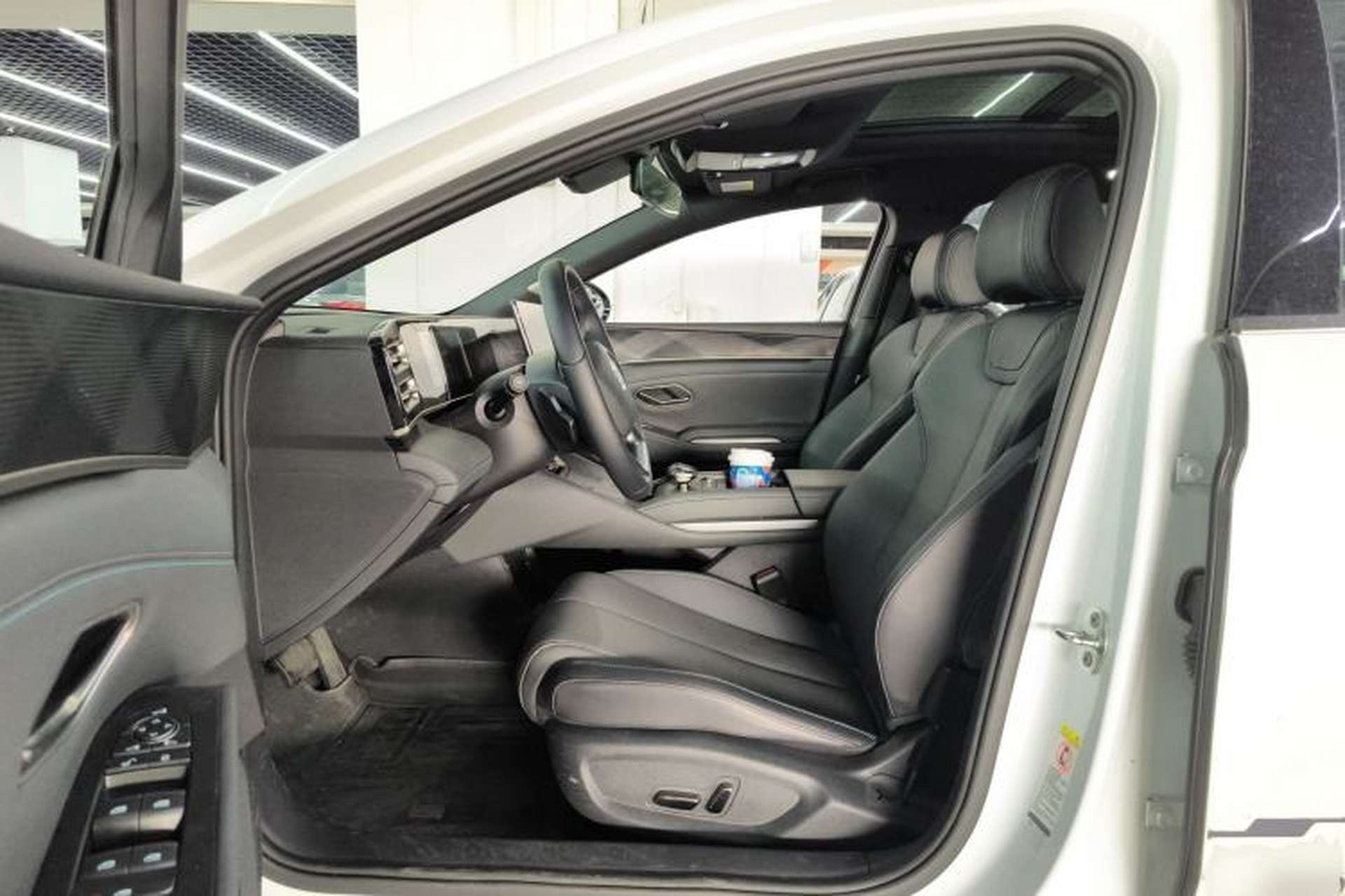 Used BYD Qin L 2025 DM-i Smart Drive 120KM Superior Model Interior 3