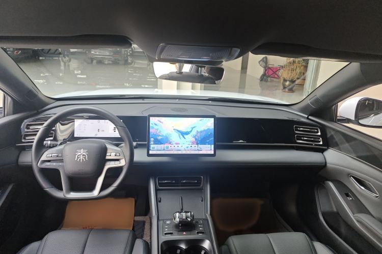 Used BYD Qin L 2025 DM-i Smart Drive 80KM Leading Model Interior 3