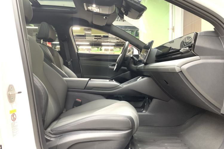 Used BYD Qin L 2025 EV 470KM Leading Edition Interior 4