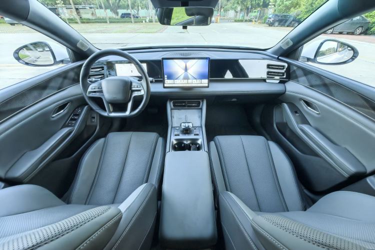 Used BYD Qin L 2025 DM-i Smart Drive 120KM Superior Model Interior 4