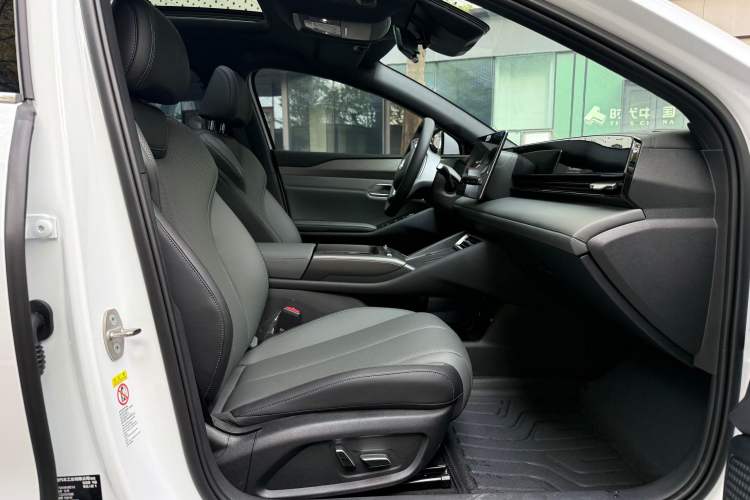 Used BYD Qin L 2025 EV 545KM Beyond Version Interior 4