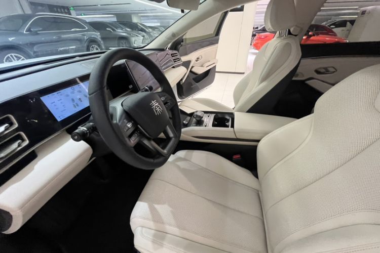 Used BYD Qin L 2025 DM-i Smart Drive 80KM Leading Model Interior 4