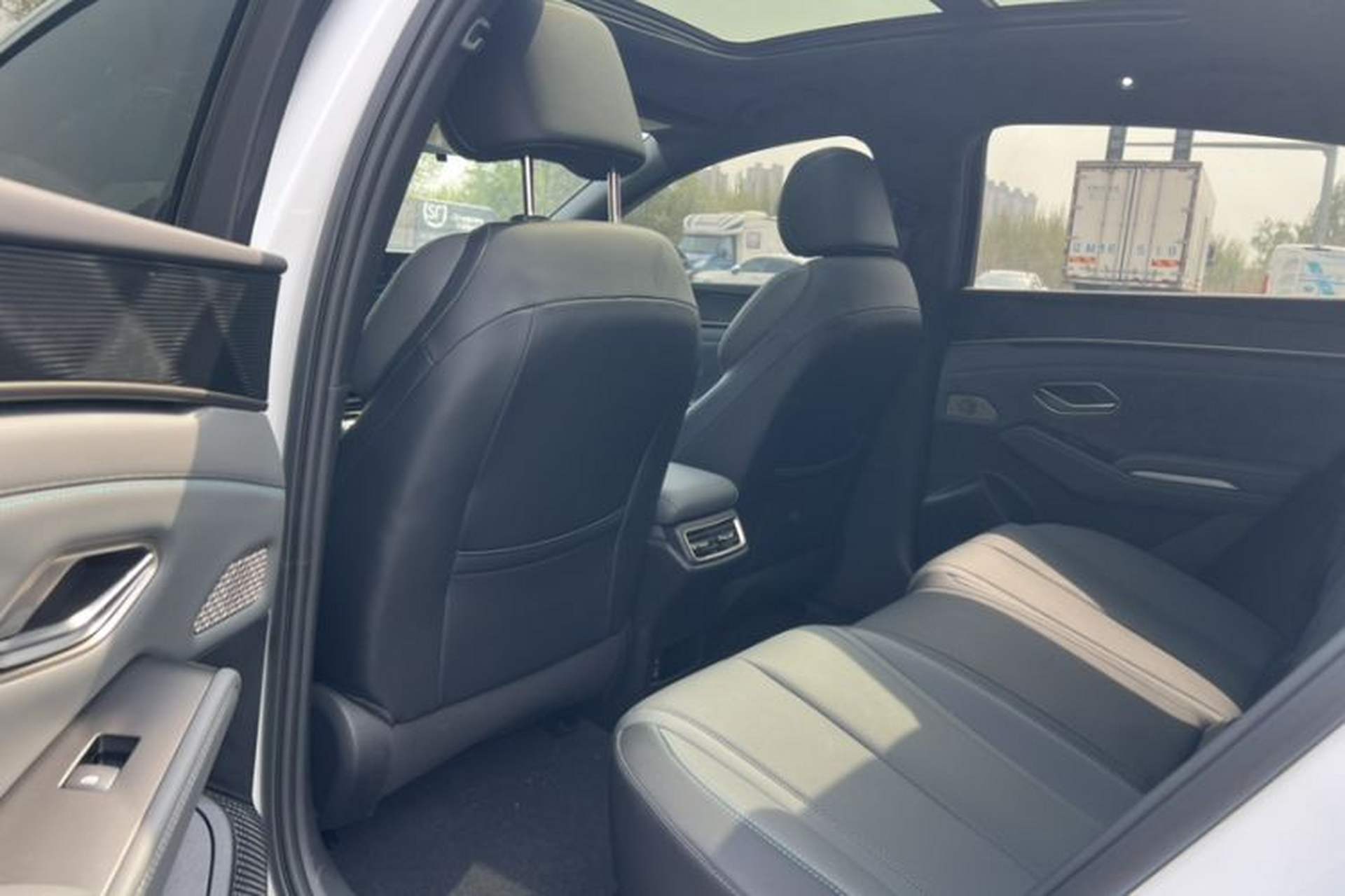 Used BYD Qin L 2025 DM-i Smart Drive 120KM Leading Model Interior 4