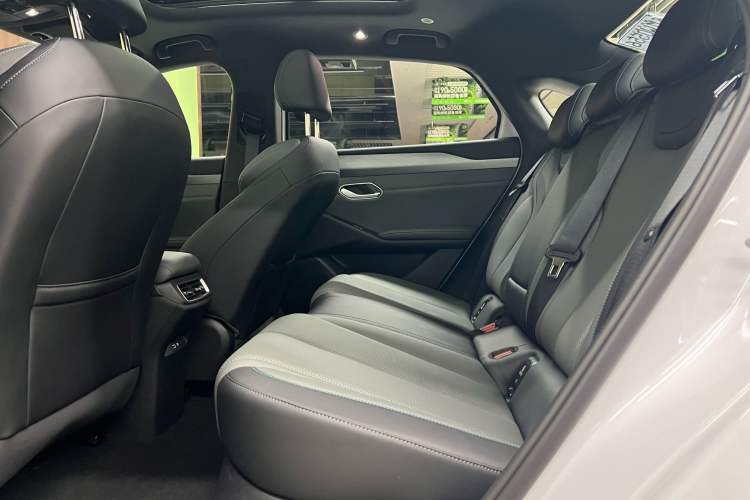 Used BYD Qin L 2025 EV 470KM Leading Edition Interior 5
