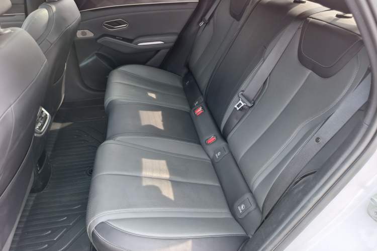 Used BYD Qin L 2025 DM-i Smart Drive 80KM Superior Model Interior 5