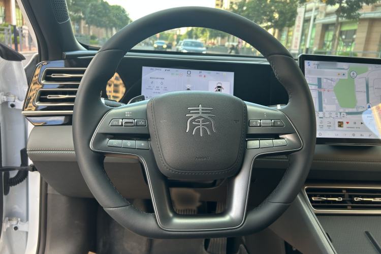 Used BYD Qin L 2025 DM-i Smart Drive 80KM Leading Model Interior 6