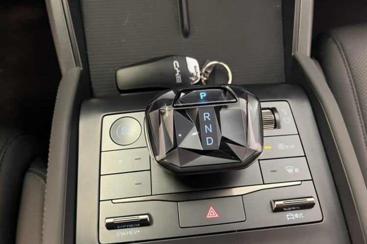 Used BYD Qin L 2025 DM-i Smart Drive 80KM Leading Model Interior 7