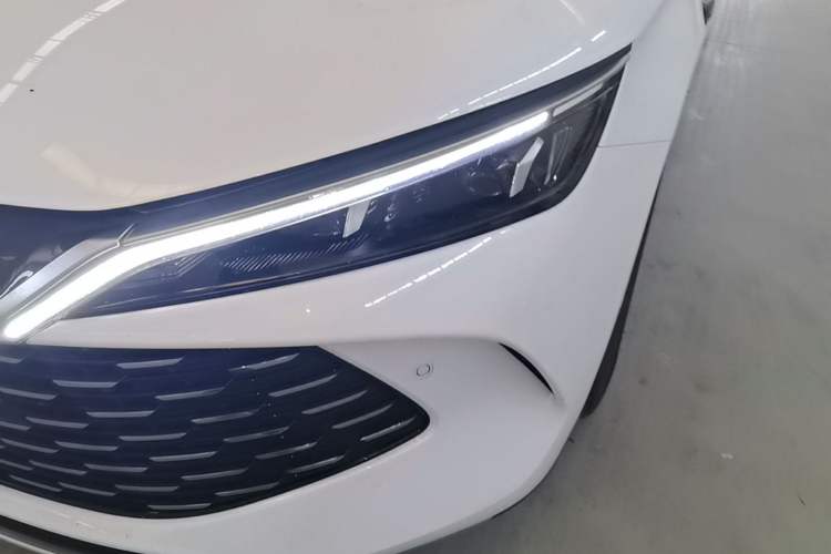 Used BYD Qin L 2025 DM-i Smart Drive 120KM Superior Model Left Front Headlight