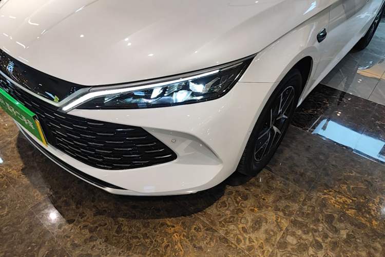 Used BYD Qin L 2025 DM-i Smart Drive 120KM Superior Model Left Front Headlight
