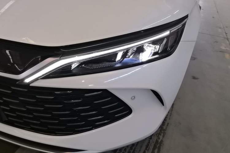 Used BYD Qin L 2025 DM-i Smart Drive 120KM Superior Model Left Front Headlight