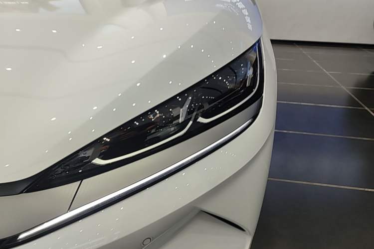 Used BYD Qin L 2025 EV 545KM Cloud Suspension Edition Left Front Headlight