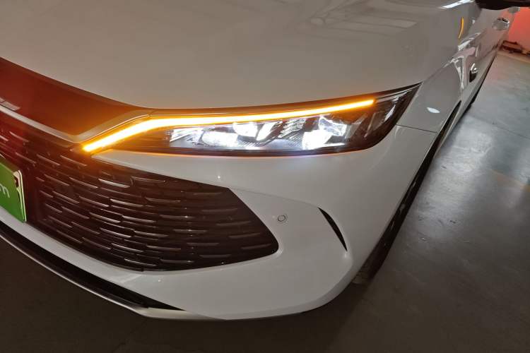 Used BYD Qin L 2025 DM-i Smart Drive 120KM Superior Model Left Front Headlight