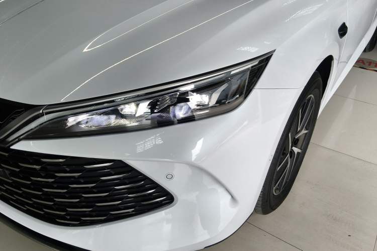 Used BYD Qin L 2025 DM-i Smart Drive 120KM Superior Model Left Front Headlight