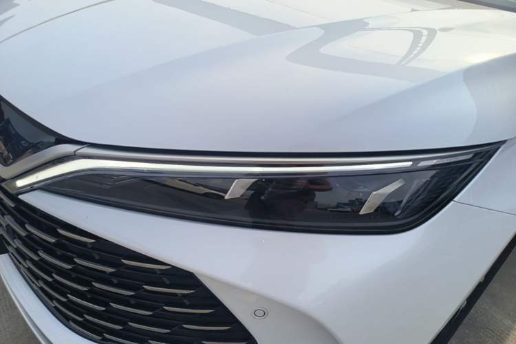 Used BYD Qin L 2025 DM-i Smart Drive 120KM Superior Model Left Front Headlight