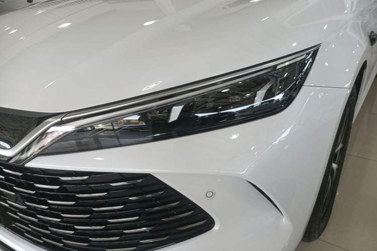 Used BYD Qin L 2025 DM-i Smart Drive 120KM Superior Model Left Front Headlight