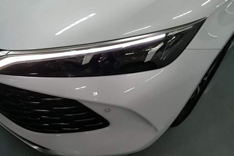 Used BYD Qin L 2025 DM-i Smart Drive 120KM Superior Model Left Front Headlight