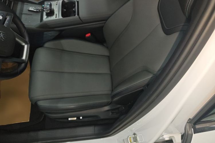 Used BYD Qin L 2025 DM-i Smart Drive 120KM Superior Model Left Front Seat