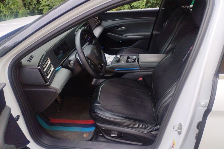 Used BYD Qin L 2025 DM-i Smart Drive 120KM Leading Model Left Front Seat