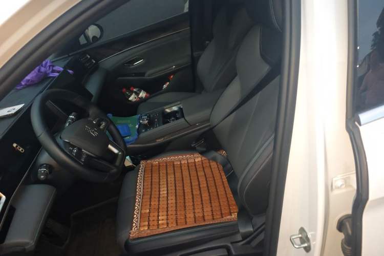 Used BYD Qin L 2025 DM-i Smart Drive 80KM Leading Model Left Front Seat