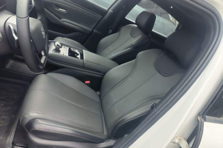 Used BYD Qin L 2025 DM-i Smart Drive 120KM Superior Model Left Front Seat