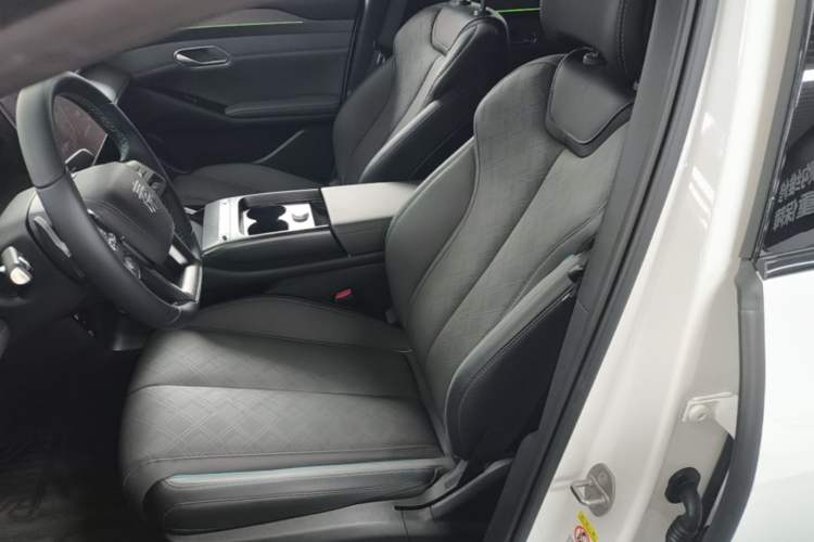 Used BYD Qin L 2025 EV 545KM Cloud Suspension Edition Left Front Seat