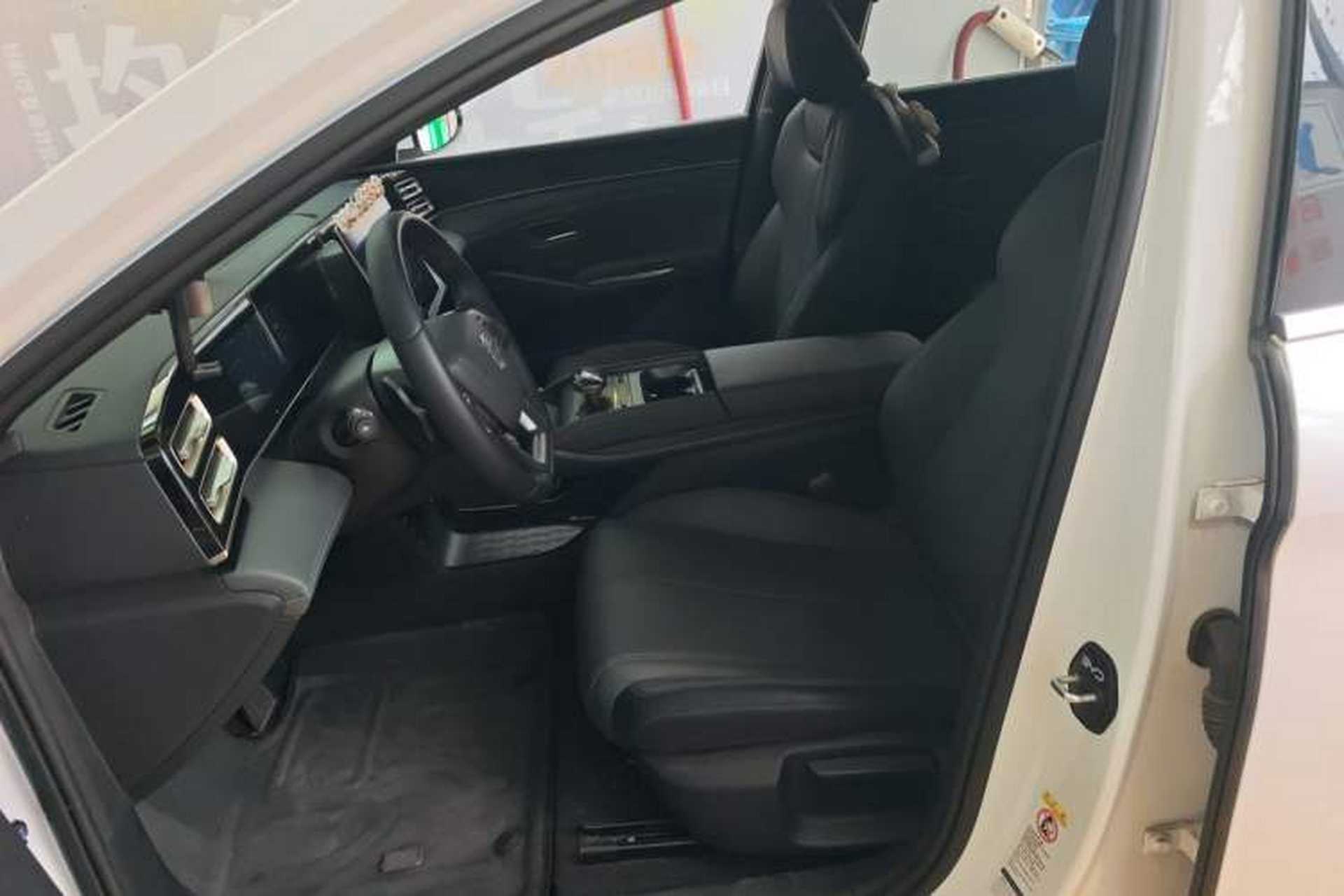 Used BYD Qin L 2025 DM-i Smart Drive 80KM Leading Model Left Front Seat
