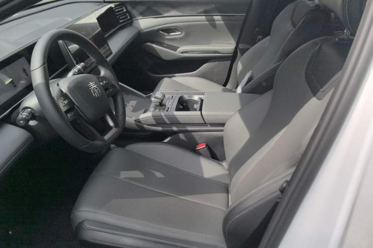 Used BYD Qin L 2025 DM-i Smart Drive 80KM Leading Model Left Front Seat