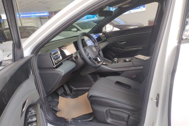 Used BYD Qin L 2025 DM-i Smart Drive 80KM Leading Model Left Front Seat