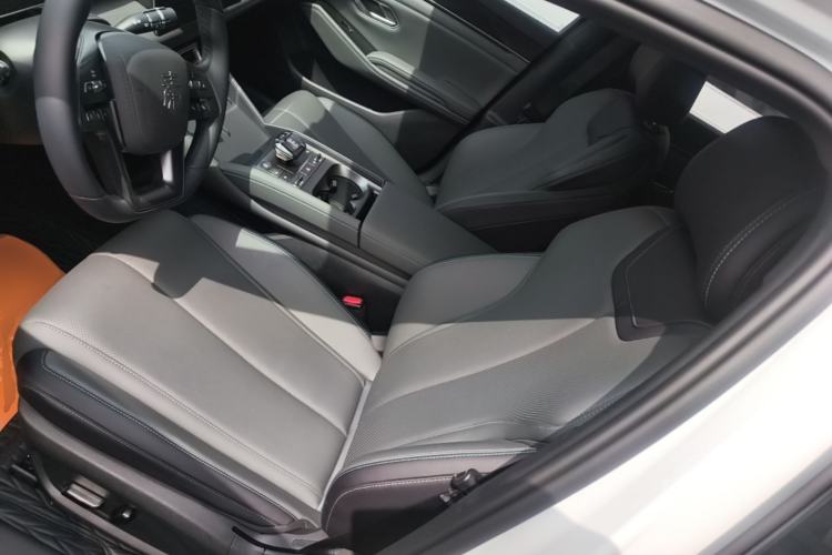 Used BYD Qin L 2025 DM-i Smart Drive 120KM Leading Model Left Front Seat
